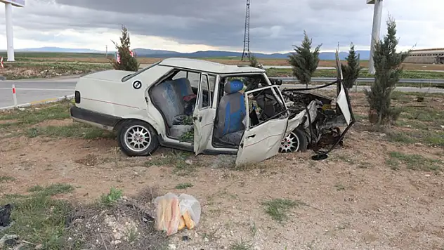 Karaman-Konya kara yolundaki  trafik kazasında aynı aileden 3 kişi yaralandı