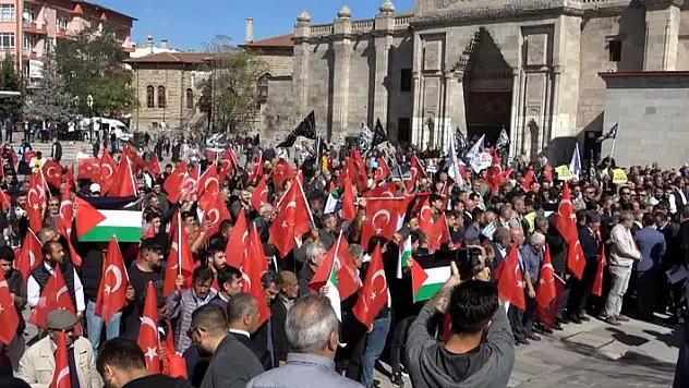 Karaman ve Aksaray'da Filistin'de hayatını kaybedenler için gıyabi cenaze namazı kılındı
