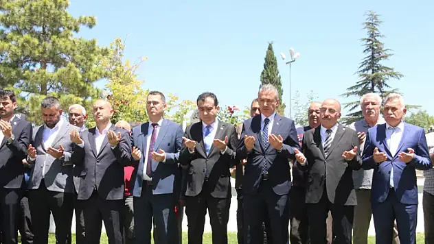 Karaman'da 15 Temmuz Demokrasi ve Milli Birlik Günü etkinlikleri şehitlik ziyaretiyle başladı
