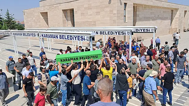 Karaman'da 5'inci kattan düşen 2 yaşındaki Miraç, son yolculuğuna uğurlandı
