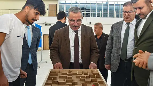 Karaman'da 7'nci öğretim teknolojileri sergisi açıldı
