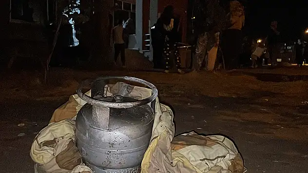 Karaman'da alev topuna dönen piknik tüpü korkuttu
