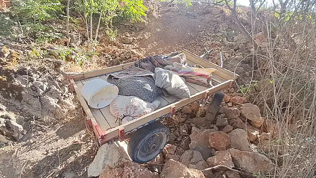 Karaman'da at arabası şarampole yuvarlandı: 4 yaralı