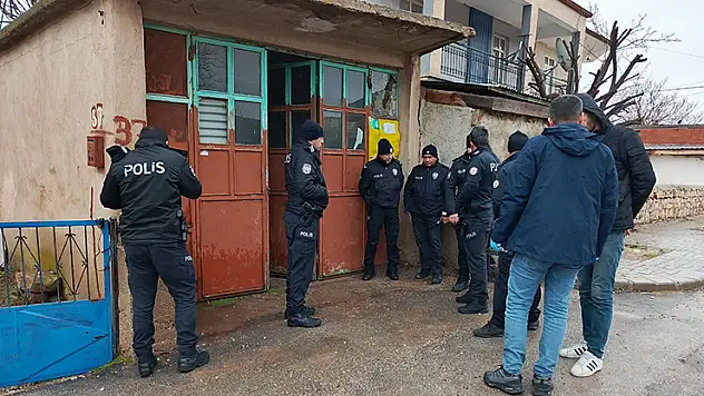Karaman'da av tüfeğiyle kazara kendini vuran veteriner, ağır yaralandı