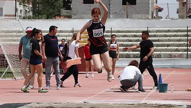 Karaman'da başlayan Atletizm Grup Yarışmalarına 14 ilden 425 sporcu katılıyor
