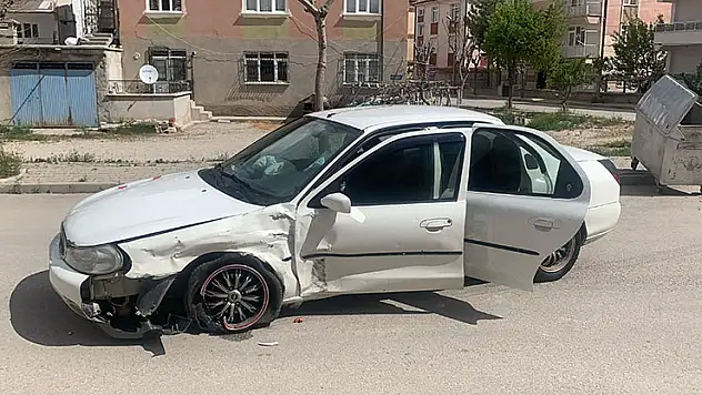 Karaman'da cip ile otomobil çarpıştı: 2 yaralı