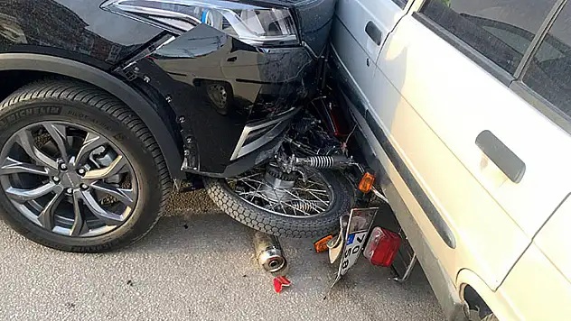 Karaman'da cipin çarptığı motosikletin sürücüsü canını son anda kurtardı