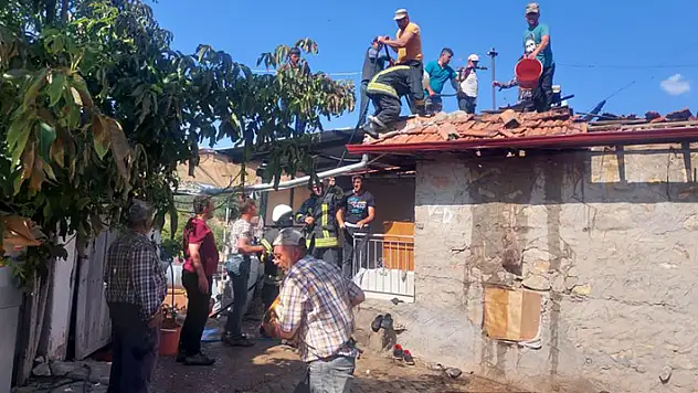 Karaman'da duvar dibine bırakılan soba kovasından yangın çıktı
