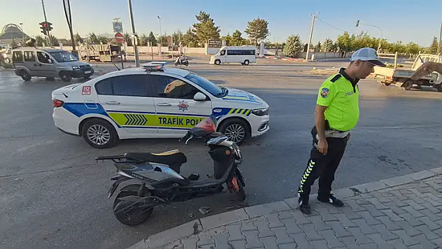 Karaman'da elektrikli bisiklet otomobille çarpıştı: 2 yaralı