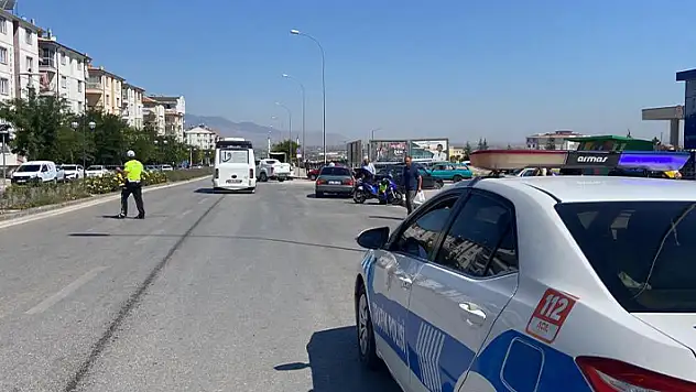 Karaman'da elektrikli bisiklet yaya kadına çarptı: 2 yaralı
