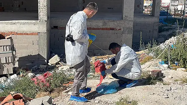 Karaman'da inşaat alanında yerde yatar vaziyette bulunan yaşlı kadın kurtarılamadı