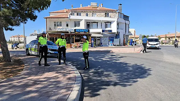 Karaman'da kaza yapan sürücü aracı bırakıp gitti