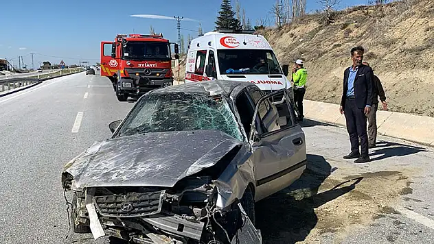 Karaman'da kontrolden çıkan otomobil takla attı: 2 yaralı