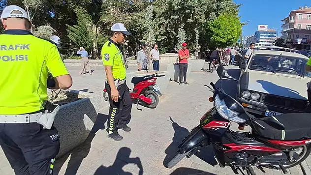 Karaman'da motosikletler çarpıştı: 2 yaralı