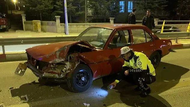 Karaman'da otomobil ile motosiklet çarpıştı: 2 yaralı
