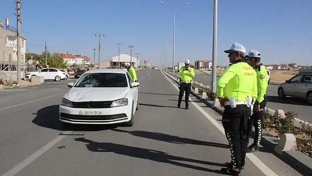 Karaman'da otomobilin çarptığı yaşlı kadın öldü
