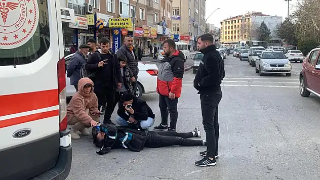 
Karaman'da otomobille çarpışan motokurye yaralandı