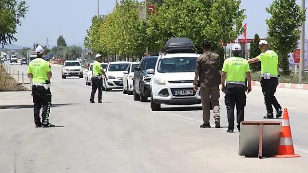 Karaman'da 'Sevdiklerinin gözünü yolda bırakma' uygulaması
