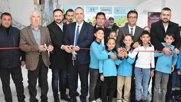 Karaman'da 'Taş Devrinden Bugüne' resim sergisi açıldı
