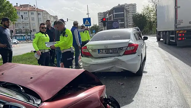 Karaman'da trafik kazası: 3 yaralı

