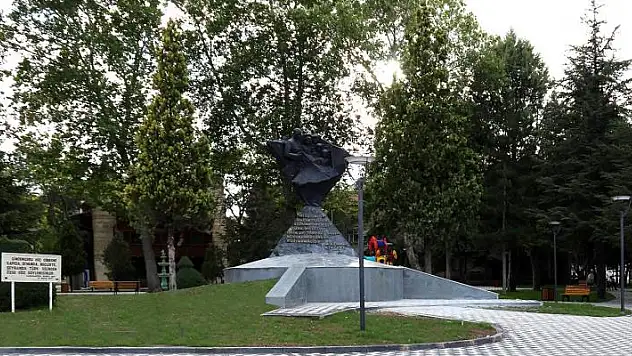 Karaman'da Türk Dil Parkı'nda yenileme çalışması yapıldı
