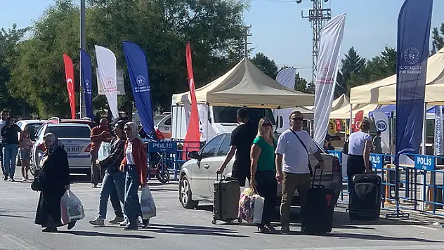 Karaman'da üniversiteli öğrencilerin yurtlara yerleşmeleri devam ediyor
