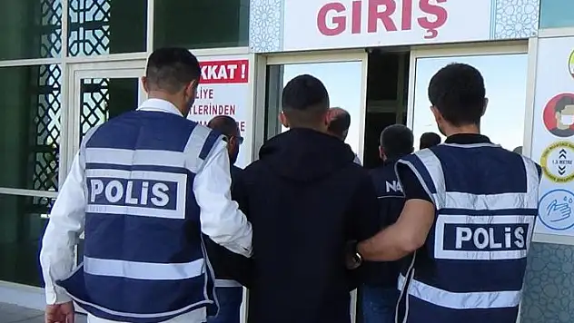 Karaman'da uyuşturucu ticareti yapan 2 şüpheli tutuklandı
