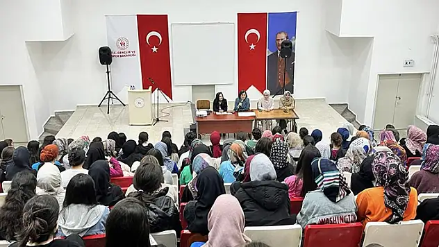 Karaman'da yurtlardaki iletişim toplantıları devam ediyor
