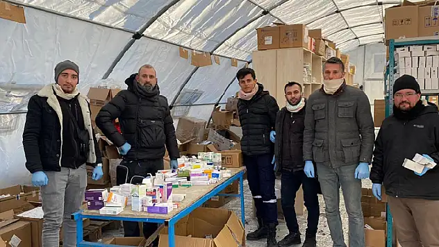 Karamanlı eczacı teknisyenleri, Kahramanmaraş'taki depremzedelere hizmet verdi
