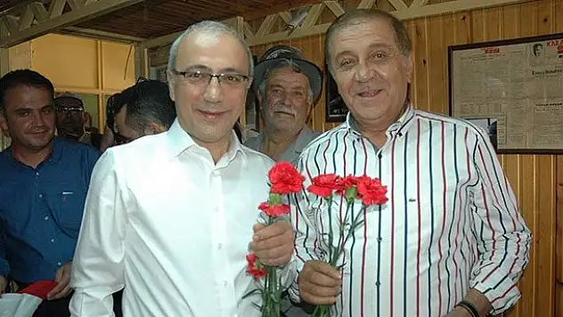 Karamanlı Eski Bakan'a memleketinden övgü