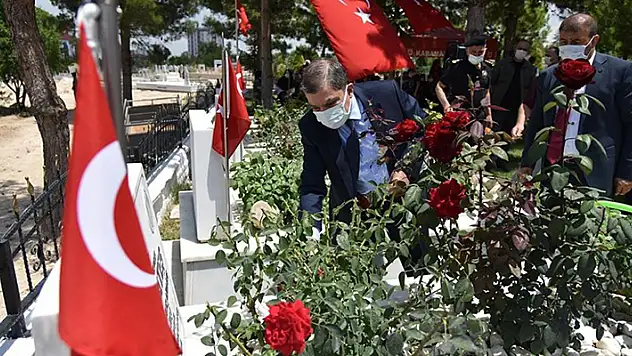 Karamanlı şehit özel harekat polisi mezarı başında anıldı
