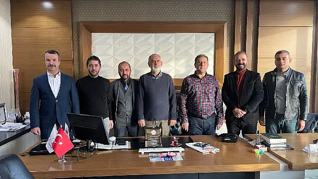 Karapınar'da 2 kardeş devlet hastanesine ultrasonografi cihazı bağışladı
