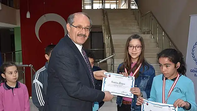 Karapınar'da akıl ve zeka oyunları yarışması ona erdi