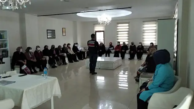 Karapınar'da annelere narkotik eğitimi

