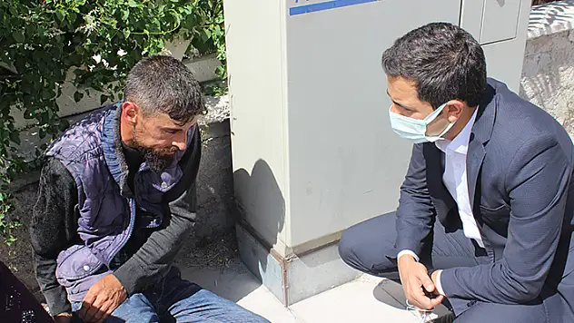 Karapınar'da epilepsi nöbeti geçiren hastaya kaymakam müdahale etti
