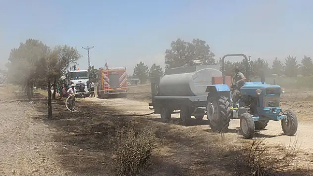 Karapınar'da erozyon sahasında ekili alan yangınında 45 dekar ekin zarar gördü