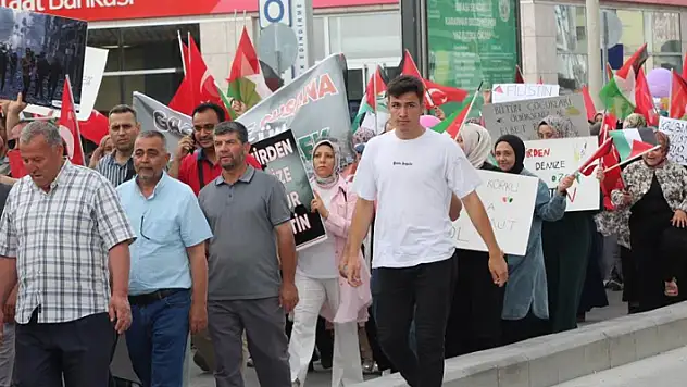 Karapınar'da Filistin'e destek yürüyüşü

