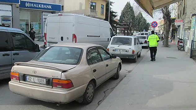 Karapınar'da hatalı park eden sürücülere ceza
