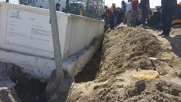 Karapınar'da istinat duvarı çöktü! Göçük altında kalanlar...