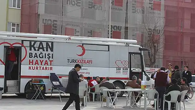 Karapınar'da kan bağışı kampanyasına yoğun ilgi