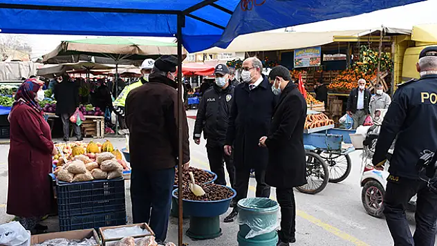 Karapınar'da kaymakam ve belediye başkanından pazar ziyareti