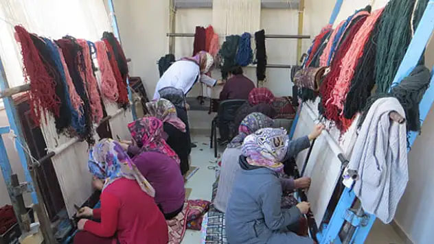 Karapınar'da KOMEK tarafından el sanatları kursu açıldı