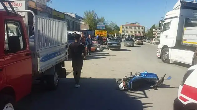 Karapınar'da motosiklet ile tır çarpıştı: 1 yaralı

