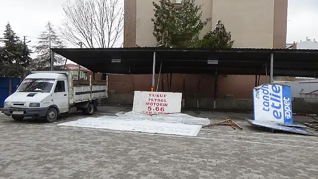 Karapınar'da reklam panosu hırsızlığı
