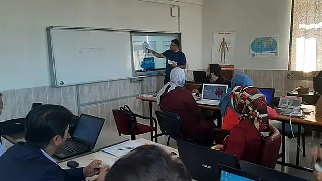 Karapınar'da' Robotik Teknoloji Bilinçlendirme projesi' sona erdi
