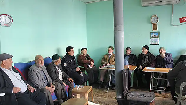 Karapınar'da soba zehirlenmeleriyle ilgili broşür dağıtıldı