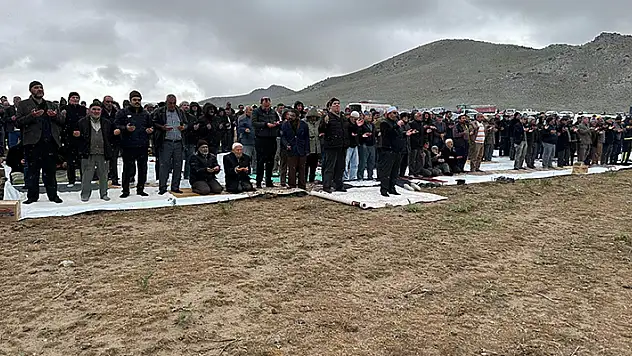 Karapınar'da yağan yağmurlar için şükür duası yapıldı
