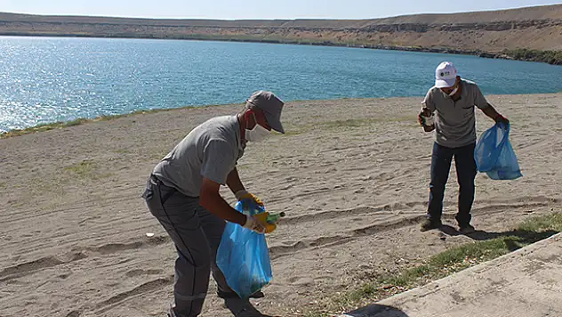 Karapınar'daki Acıgöl çevresinde temizlik yapıldı