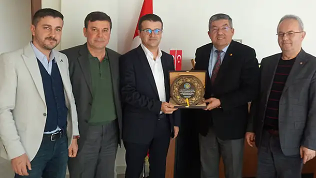 Karapınar'ın vergi rekortmenleri plaketle ödüllendirildi