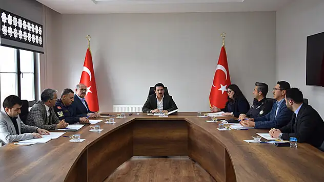 Karapınar Kaymakamı Şenol Öztürk, seçim güvenliği toplantısı yaptı

